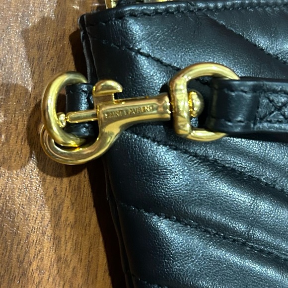 ❤️❤️ YSL SAINT LAURENT CLUTCH 🌺❤️ - Picture 10 of 17